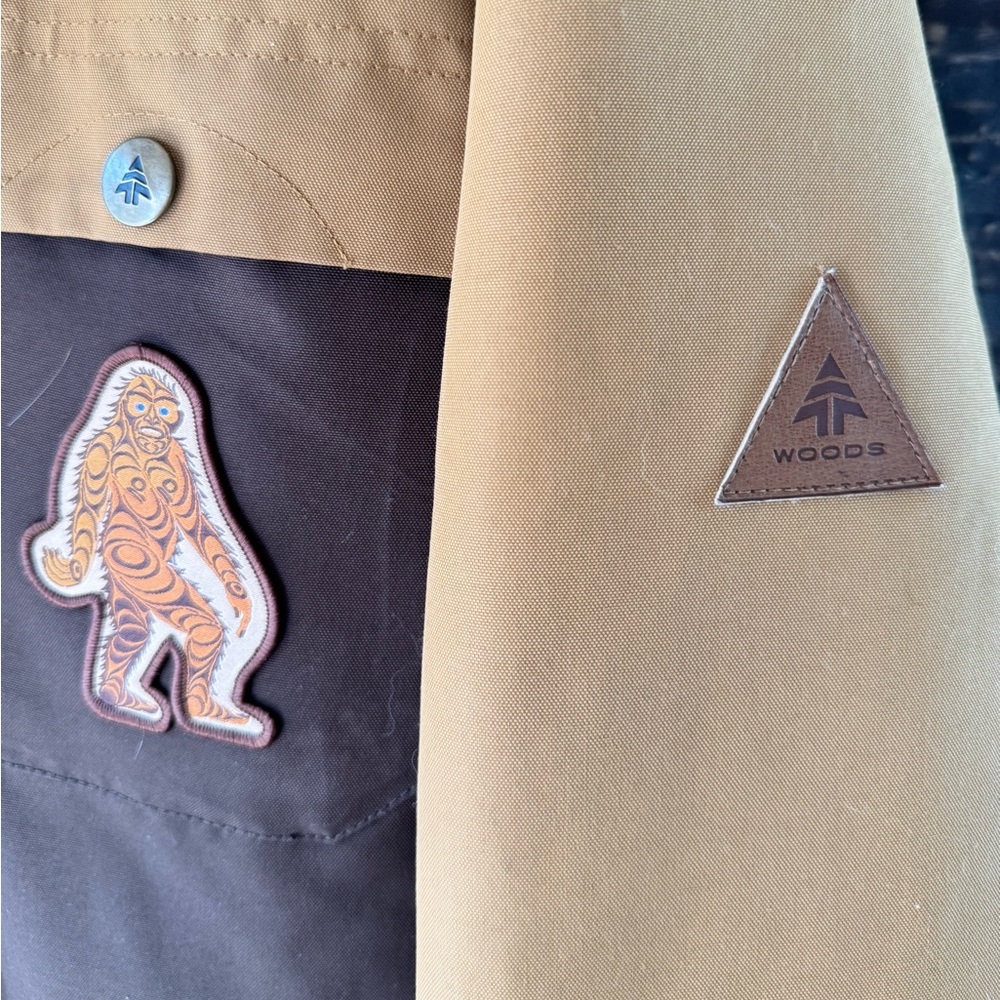 Two-Tone Hooded Warming Jacket W Patch - image 4